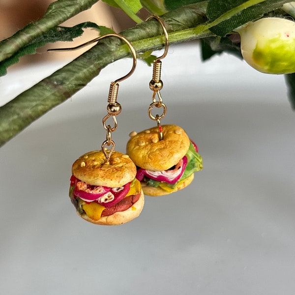 Boucles d'oreilles mini hamburger,Boucles d'oreilles hamburger,Boucles d'oreilles de restauration rapide,Cadeau sur le thème des hamburgers,Boucles d'oreilles en fimo food,Cadeau sur le thème de la restauration rapide,Père Noël secret,Burgers