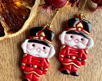 Orecchini Schiaccianoci / Orecchini per le feste di Natale / Gioielli Schiaccianoci rossi, verdi o rosa / Orecchini grandi fatti a mano in argilla polimerica