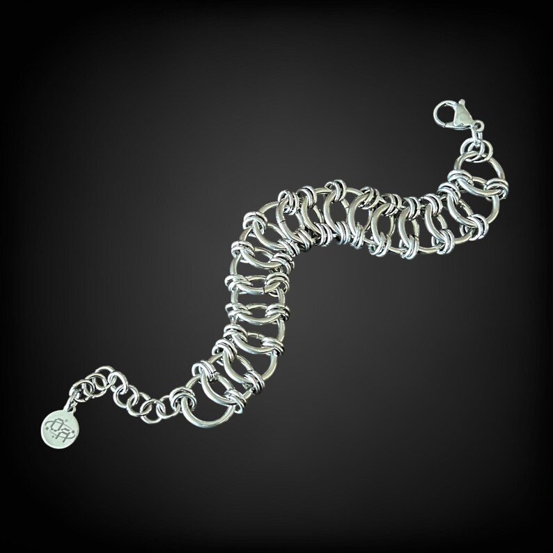 Pulsera de cota de malla de acero inoxidable hecha a mano imagen 2