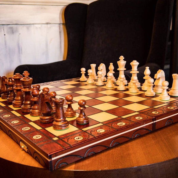 Jeu d'échecs XL en bois de charme pour décoration d'intérieur