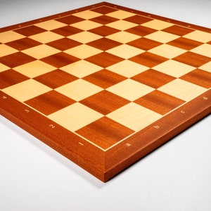Tabuleiro de Xadrez em Mogno Decorativo feito à mão
