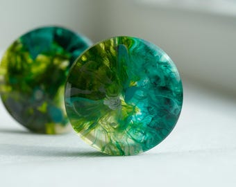 Green Epoxy Resin Ear Plugs – Handmade Gauges 8–100mm, Emerald Transparent Resin Tunnels, Lightweight Unique Body Jewelry
