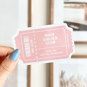 Adesivo in vinile Book Girlies Club: biglietto rosa, decalcomania impermeabile per laptop