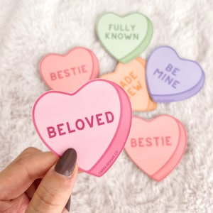 Bundle d'autocollants en vinyle Candy Hearts pour la Saint-Valentin, Bundle | Pack d’autocollants de la Saint-Valentin, résistant à l’eau, cadeaux de la Saint-Valentin, autocollants pour ordinateurs portables