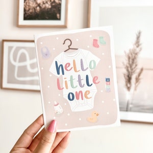 Carte Baby shower, Carte de naissance, Bonjour tout-petit | Jolie baby shower, cadeaux pour les nouveaux parents, carte de baby shower minimale, carte de baby shower fait main