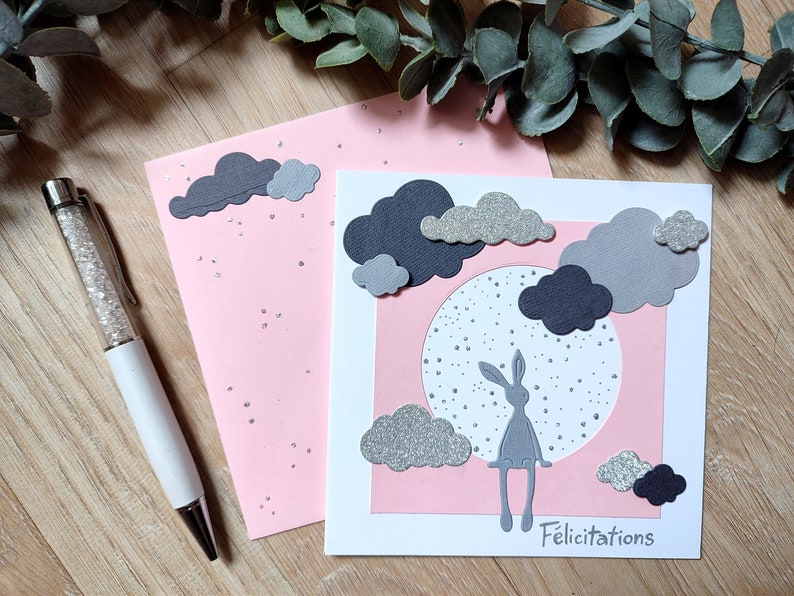 Carte félicitations. Naissance bébé. Tendre et douce. Doudou. Fait main. Rose gris Bild 1