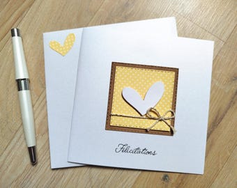 Carte fait main. félicitations. Mariage ou naissance. Tendre. Jaune et beige. Coeurs. Unique