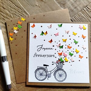 Carte fait main. Joyeux Anniversaire. Happy Birthday. Personnalisable. Idéale petite fille ou garçon, fillette. Vélo et papillons. Moderne