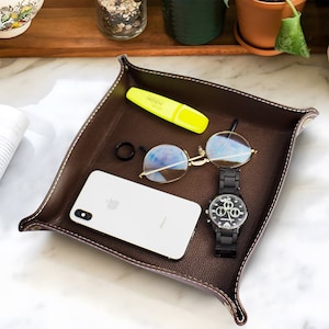 Leather Dice Tray | Decorative Catchall Organizer | Personalized Leather Desk tray | Handcrafted Leather Accessories | Valet Dice Tray