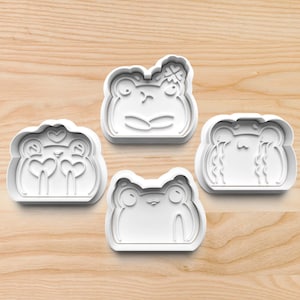 Kawaii Frog Cookie Cutter Set – Crying, Angry, Heart Eyes and Blank Face Frog Stamps for Whimsical Cookies, Clay Crafts or Cute Gifts