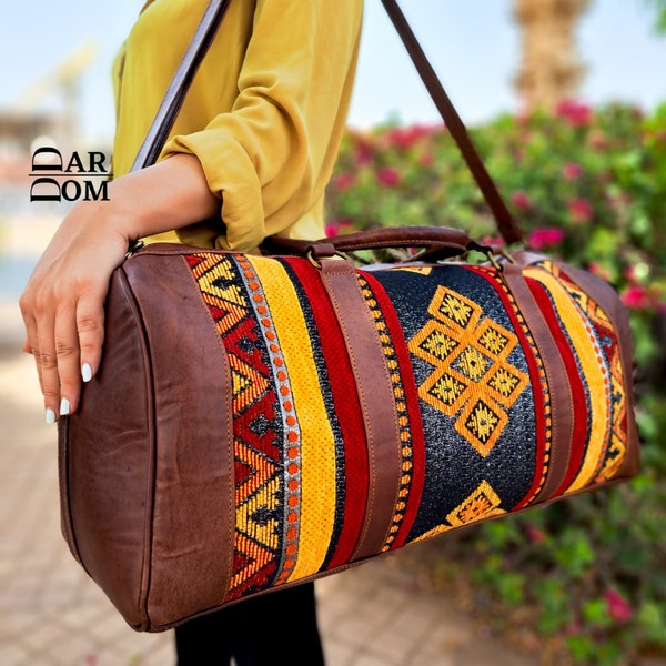 Sac de voyage en cuir Kilim, sac de voyage en cuir marocain, sport, week-end, sac de sport, avec tissu berbère. Pour femme et homme : 100 % fait main