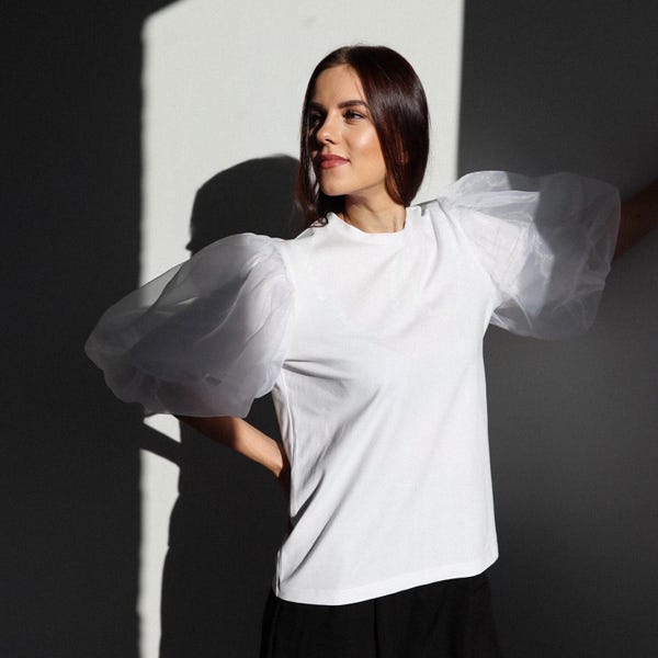 womens white puffy shirt