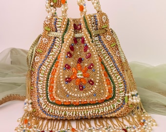 Bolsa Potli dorada con cuentas y borlas / Bolsa nupcial étnica india hecha a mano / Bolsa multicolor con cordón