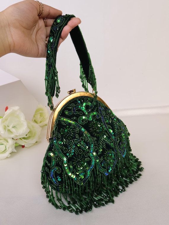 Borsa Potli in cristallo verde con nappe lunghe con coulisse