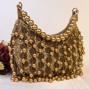 銅ブラウンムーンクラッチバッグ | パールムーンバッグ | インド製ハンドメイドブラウンクレセントクラッチ（結婚式用）
