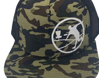 Disc Golf THROWING DISC Man CAMO Hat Trucker Cap Snap Back Disc Golf Vinyl Logo
