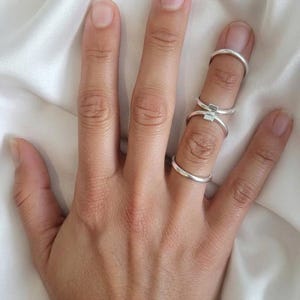 Silver Triple Band Arthritis Ring - Adjustable Joint Splint - Minimalist Finger Support Jewelry