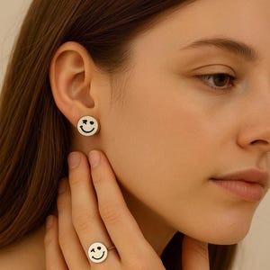 Oorknopjes met smiley, leuk sterlingzilver, leuk cadeau voor haar