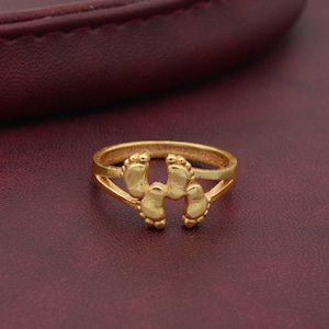 Baby Footprint Gold Ring – Symbolic Love & Blessing Jewelry