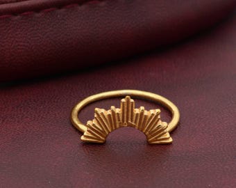 Gold Sunburst Ring, Minimalistischer Art Deco Ring, minimalistische aufgehende Sonne Band, himmlischen Schmuck, Geometrische Goldring, Boho Sonne
