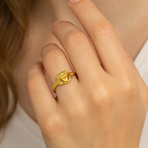 Irish Gold Claddagh Ring – Handmade Celtic Symbol of Love & Loyalty