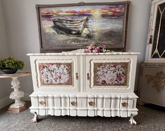 Vintage French Cottage Chic Sideboard / Buffet Hand Painted Floral Cabinet – Romantic Cream