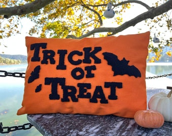 Trick or Treat Punch Needle Pillow, Trick or Treat Decor, Spooky Season, Halloween Gift, Embroidered Halloween Pillow, Fall Decor, 14x20