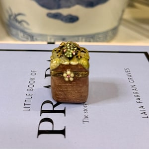 Jay Strongwater Mini Trinket Box with Swarovski Crystal Frog on Top