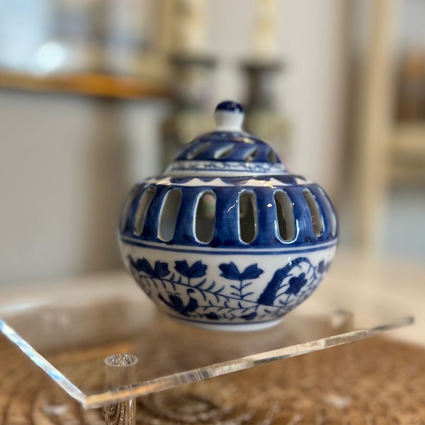 Vintage Blue and White Lidded Silvestri Potpourri / Incense Dish