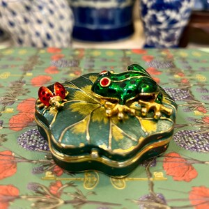Frog and Ladybug on Lilypad Trinket Box - Etsy