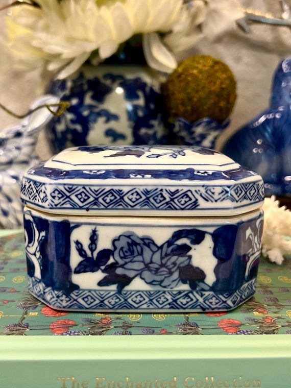 Blue and White Octagonal Lidded Ceramic Trinket B… - image 3