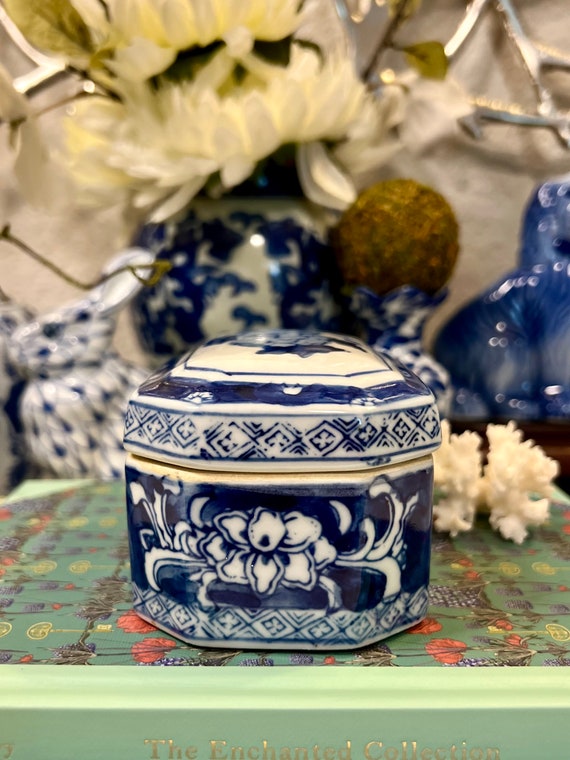 Blue and White Octagonal Lidded Ceramic Trinket B… - image 5