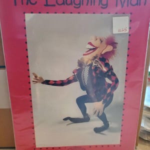 Modello di carta per bambola in stoffa "The Laughing Man" di Jane Coughlan