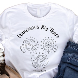 Camiseta do zodíaco Big Three com horóscopo de nome personalizado, camiseta astrológica Big Three com sol, lua e ascendente para presente feminino, camiseta com mapa natal
