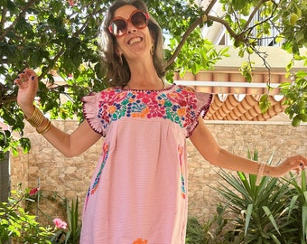 Robe florale mexicaine, Bourgogne, Boho, Robe mexicaine brodée à la main, Robe femme, vintage, Robe mexicaine typique, Style ethnique