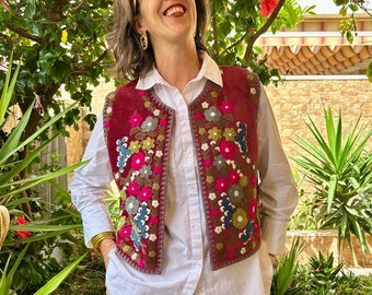 Gilet, velours, bordeaux, vintage, gilet, folk indien, ethnique, style bohème, Suzani, boho, fleurs, velours, taille unique, taille unique.