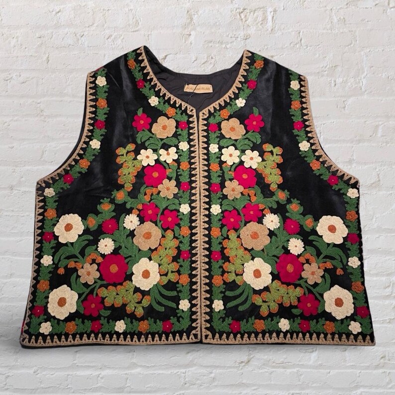 Gilet femme, noir, vintage, gilet femme, folk indien, ethnique, gilet, bohème, brodé, Suzani, boho, velours, velours, taille unique. image 3