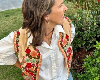 Gilet velours, gilet vintage, folk indien, ethnique, style bohème, Suzani, boho, traditionnel, fleurs, velours, taille unique, taille unique.