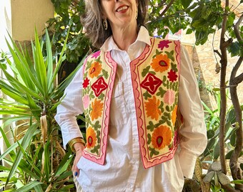 Gilet en coton, beige, gilet vintage, folk indien, ethnique, style bohème, Suzani, boho, traditionnel, fleurs, coton, taille unique.