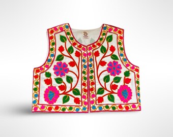 Cotton vest, white, vintage vest, Indian folk, ethnic, bohemian style, Suzani, boho, traditional, flowers, white, one size.