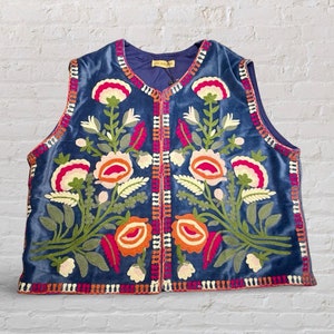 Velvet vest, vintage vest, Indian folk, ethnic, bohemian style, Suzani, boho, traditional, flowers, velvet, one size fits all, one size.