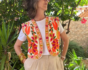 Gilet en coton, blanc, vintage, gilet, folk indien, ethnique, style bohème, suzani, boho, fleurs, blanc, coton, taille unique, taille unique.