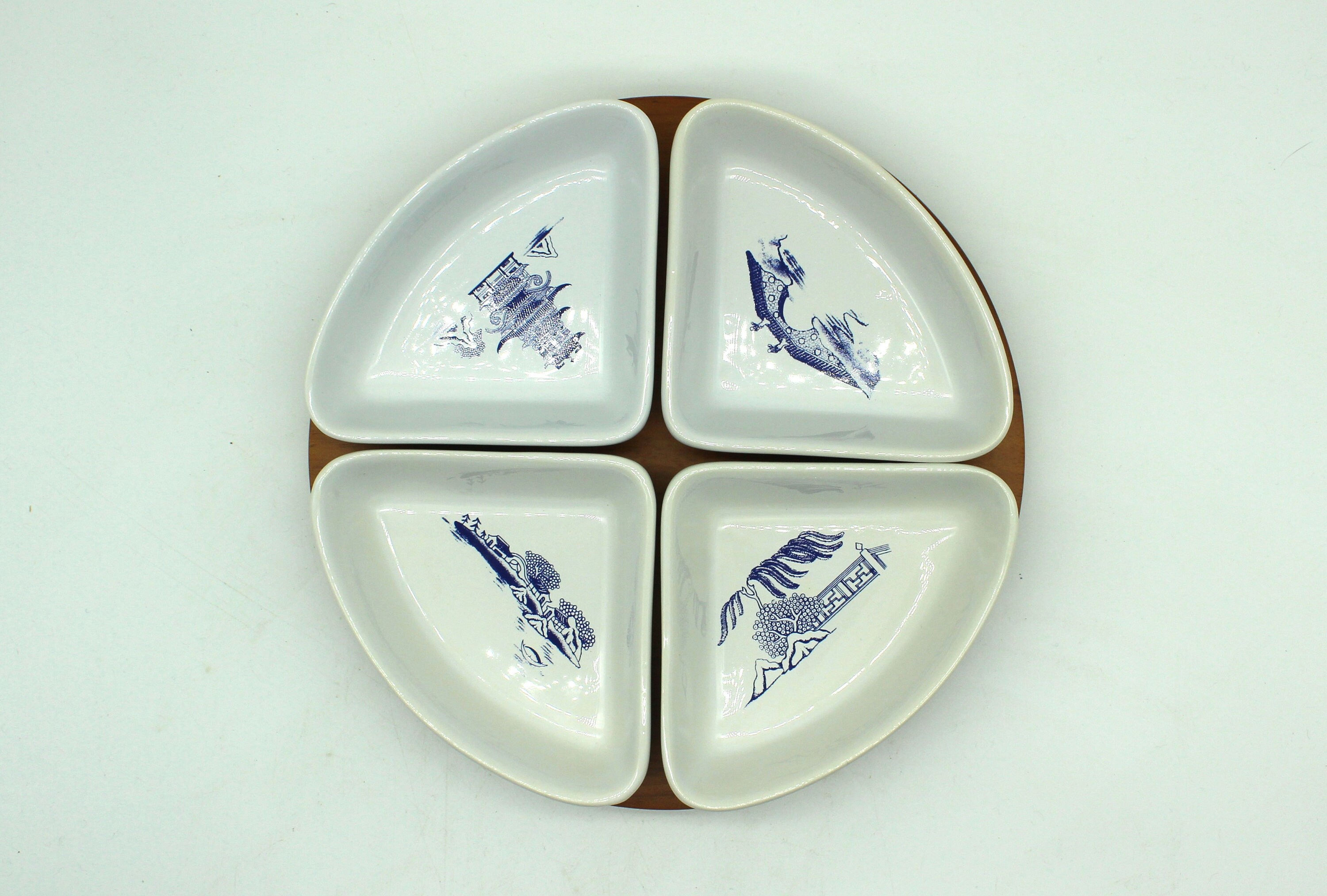 Vintage Ringtons Quarter Willow Pattern Snack Dishes and Wooden