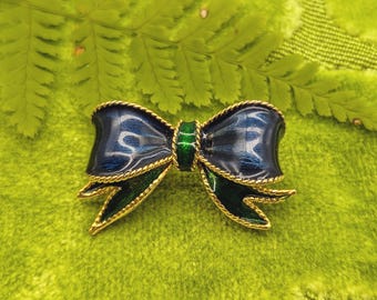 Vintage Sphinx Signed gold tone Green and Blue Enamelled Bow Brooch. C 1980. Sphinx jewellery London 1940 -1990s Jewellery, Pinup Brooch.