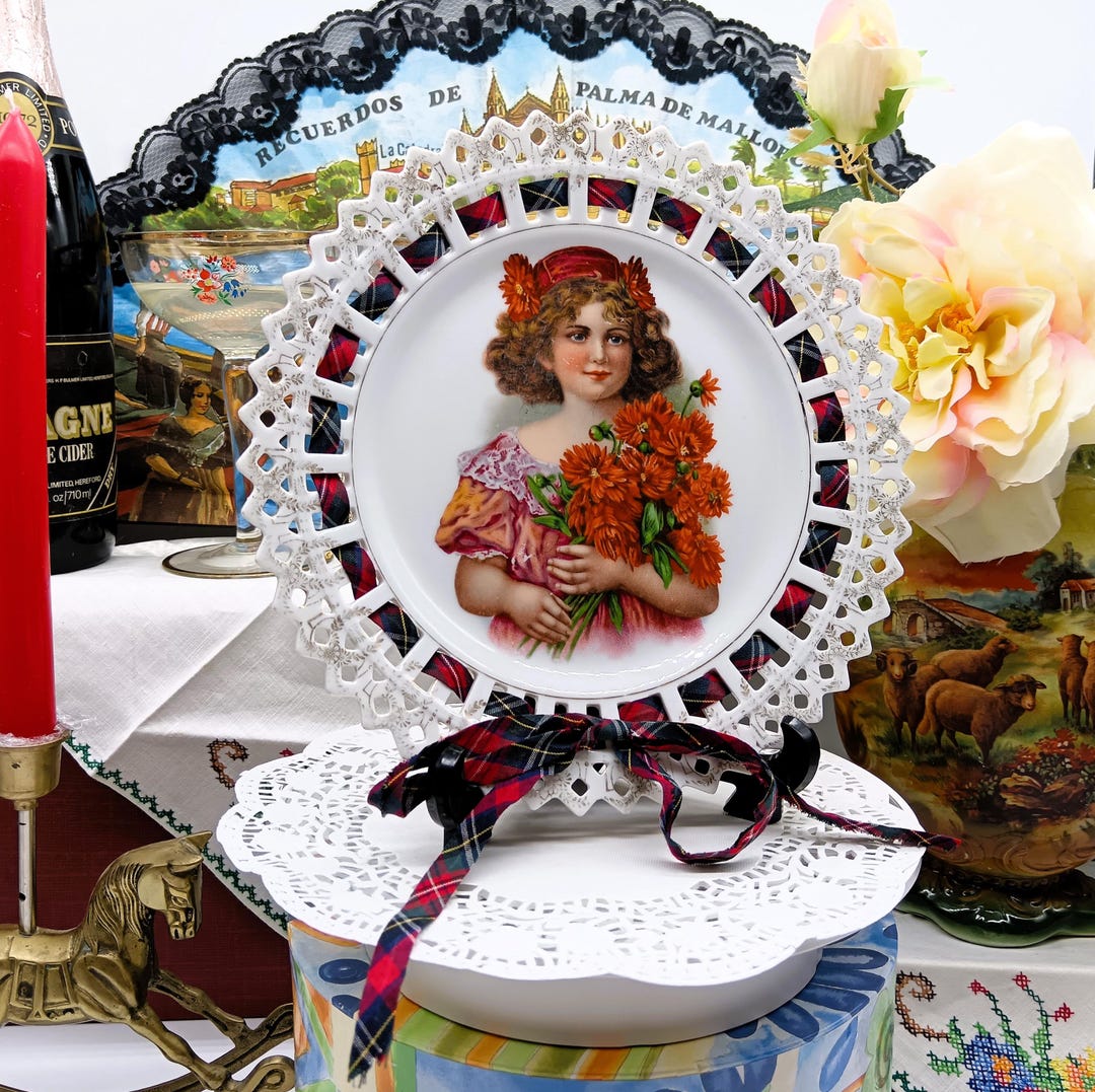 Top Ribbon Plate Vintage Ribbon Wall Plate, Lace Plate Victorian Girl Red Daisies New ...