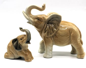 Vintage elefant och baby av John Buck Japan MCM elefantporslin keramikfigurer mor baby lyckoelefant presentstatyer ca 1970-talet.