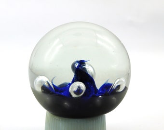 ケイスネス、レッド ミニ ムーンフラワーと呼ばれるガラスのペーパー