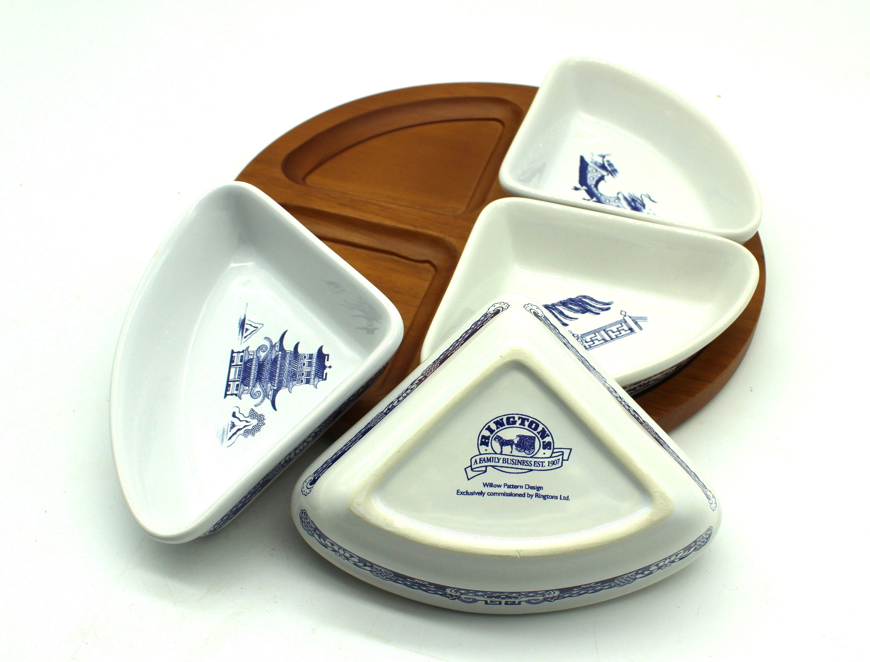 食器 RINGTONS Willow Pattern Quarter Dishes Vintage Ringtons Quarter Willow Pattern Snack Dishes and Wooden