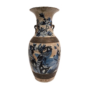 Chinese Nanking Vase, Qing Dynasty, 19th Century