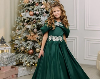 Christmas Green Girl Dress, Christmas Photoshoot Toddler Gown, Lace Girl Dress puffy sleeves, Christmas dress, special occasion satin dress